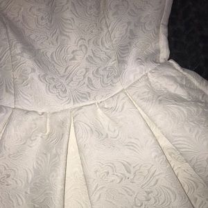 White flower print dress